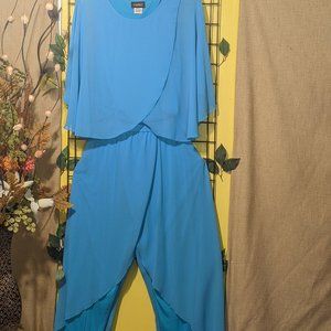 Lady size large light blue pan set